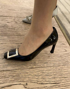 女干部们的色情表演小说_蓝光HD高清在线观看